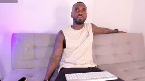 Snapshot of tyron_rulers chatting on January 29, 8:35 pm Dvid Rullers online show from January 29, 8:35 pm