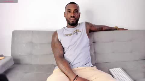 Snapshot of tyron_rulers chatting on March 8, 10:56 pm Dvid Rullers online show from March 8, 10:56 pm