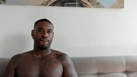 Snapshot of tyron_rulers chatting on October 2, 2:13 pm Dvid Rullers online show from October 2, 2:13 pm