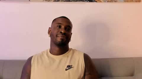 Snapshot of tyron_rulers chatting on October 8, 1:03 am Dvid Rullers online show from October 8, 1:03 am