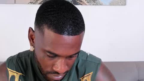 Snapshot of tyron_rulers chatting on November 5, 2:17 pm Dvid Rullers online show from November 5, 2:17 pm