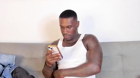 Snapshot of tyron_rulers chatting on November 10, 12:48 pm Dvid Rullers online show from November 10, 12:48 pm