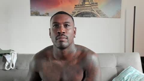 Snapshot of tyron_rulers chatting on May 6, 1:05 pm Dvid Rullers online show from May 6, 1:05 pm