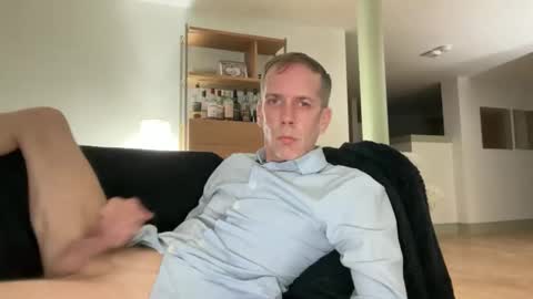 Snapshot of tyronev70 chatting on October 9, 4:49 pm Ty online show from October 9, 4:49 pm