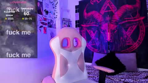 Snapshot of uchikydoll chatting on February 13, 11:45 pm uchikydoll online show from February 13, 11:45 pm