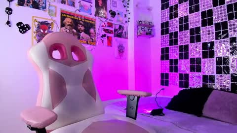 Snapshot of uchikydoll chatting on February 24, 5:55 pm uchikydoll online show from February 24, 5:55 pm