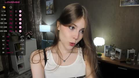 Snapshot of udeledelmoref chatting on March 6, 9:20 pm Liky online show from March 6, 9:20 pm