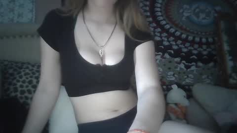 Snapshot of uhhhmeg chatting on February 21, 12:16 am uhhhmeg online show from February 21, 12:16 am