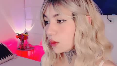 Snapshot of ulala_martina chatting on August 4, 11:29 pm Martina online show from August 4, 11:29 pm