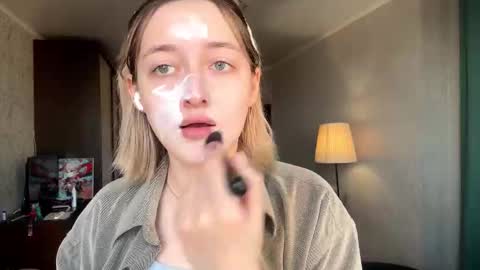 Snapshot of ulavisounnaraj chatting on November 25, 10:04 am Emily online show from November 25, 10:04 am