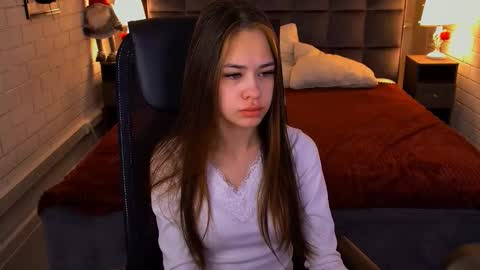 Ulia online show from February 3, 5:05 am