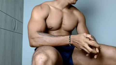 Snapshot of ulisess15 chatting on June 3, 10:18 am Felipe model independent online show from June 3, 10:18 am