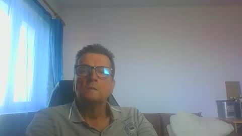 Snapshot of ulmeni7 chatting on October 20, 6:58 am ulmeni7 online show from October 20, 6:58 am