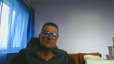 Snapshot of ulmeni7 chatting on December 5, 12:36 pm ulmeni7 online show from December 5, 12:36 pm