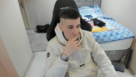 Snapshot of ulxer chatting on December 19, 8:13 pm hi im mike tyson - online show from December 19, 8:13 pm