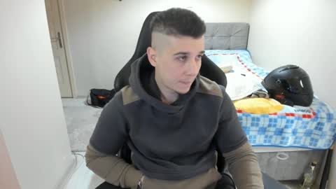 Snapshot of ulxer chatting on December 20, 9:06 pm hi im mike tyson - online show from December 20, 9:06 pm