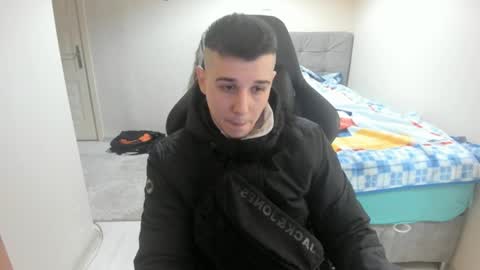 Snapshot of ulxer chatting on January 2, 8:46 pm hi im mike tyson - online show from January 2, 8:46 pm