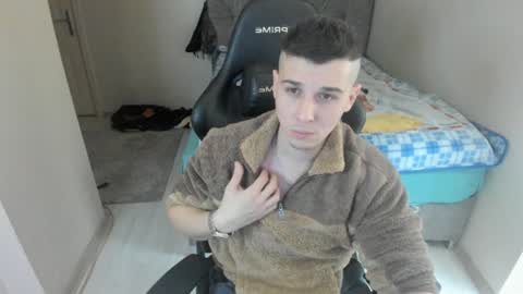 Snapshot of ulxer chatting on January 3, 4:33 am hi im mike tyson - online show from January 3, 4:33 am