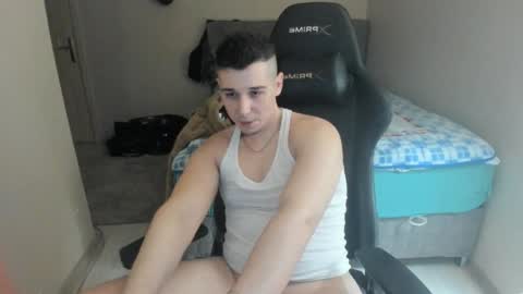 Snapshot of ulxer chatting on January 5, 12:31 am hi im mike tyson - online show from January 5, 12:31 am