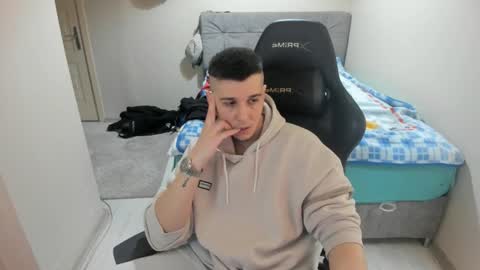 Snapshot of ulxer chatting on January 10, 8:26 pm hi im mike tyson - online show from January 10, 8:26 pm