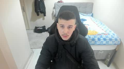 Snapshot of ulxer chatting on February 7, 7:06 pm hi im mike tyson - online show from February 7, 7:06 pm