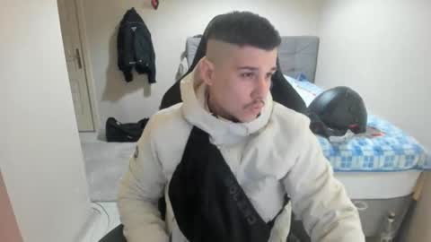 Snapshot of ulxer chatting on February 13, 7:21 pm hi im mike tyson - online show from February 13, 7:21 pm