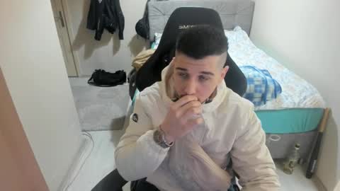 Snapshot of ulxer chatting on February 22, 7:47 pm hi im mike tyson - online show from February 22, 7:47 pm