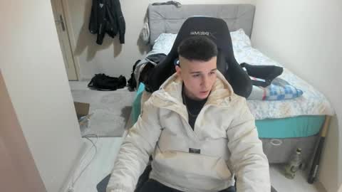 Snapshot of ulxer chatting on February 27, 8:09 pm hi im mike tyson - online show from February 27, 8:09 pm