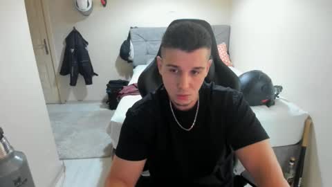 Snapshot of ulxer chatting on September 14, 6:18 pm hi im mike tyson - online show from September 14, 6:18 pm