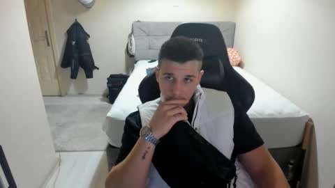 Snapshot of ulxer chatting on September 16, 8:10 pm hi im mike tyson - online show from September 16, 8:10 pm