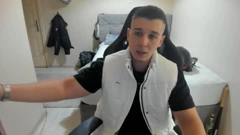 Snapshot of ulxer chatting on September 18, 8:00 pm hi im mike tyson - online show from September 18, 8:00 pm