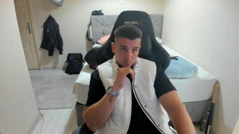 Snapshot of ulxer chatting on September 26, 7:40 pm hi im mike tyson - online show from September 26, 7:40 pm