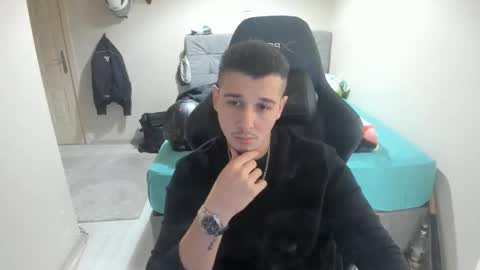 Snapshot of ulxer chatting on October 15, 5:57 pm hi im mike tyson - online show from October 15, 5:57 pm