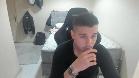 Snapshot of ulxer chatting on November 13, 8:30 pm hi im mike tyson - online show from November 13, 8:30 pm