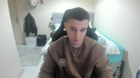 Snapshot of ulxer chatting on December 4, 7:33 pm hi im mike tyson - online show from December 4, 7:33 pm