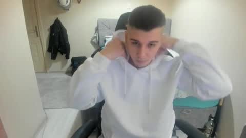 Snapshot of ulxer chatting on December 18, 7:53 pm hi im mike tyson - online show from December 18, 7:53 pm