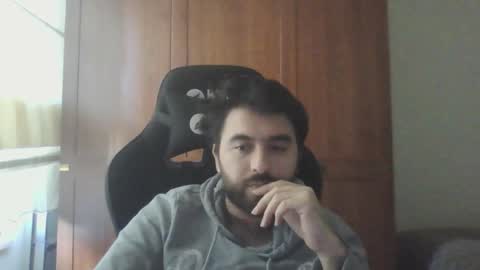 umutsuzevada online show from January 3, 11:25 am