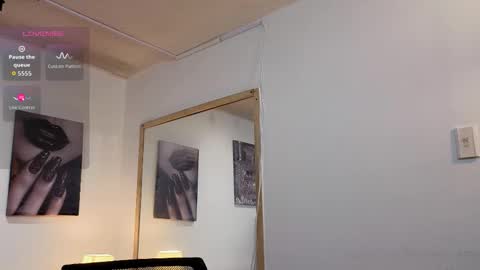 un_sluttyy online show from February 12, 12:00 pm