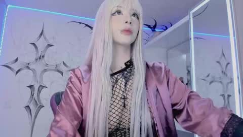 Snapshot of unachimbaherida chatting on February 10, 3:35 am Elle Danielle  online show from February 10, 3:35 am