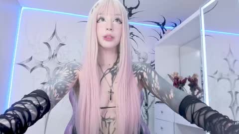 Snapshot of unachimbaherida chatting on February 20, 3:45 am Elle Danielle  online show from February 20, 3:45 am