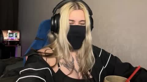 unaxyling online show from February 20, 1:57 am