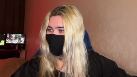 unaxyling online show from March 7, 10:29 pm