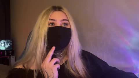 unaxyling online show from March 13, 8:21 am