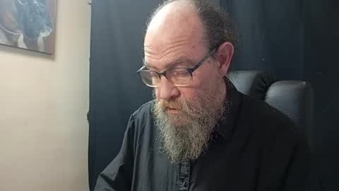 Uncle Hottie online show from April 11, 5:28 pm