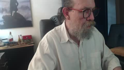 Snapshot of uncle_hottiecb chatting on July 4, 6:03 pm Uncle Hottie online show from July 4, 6:03 pm