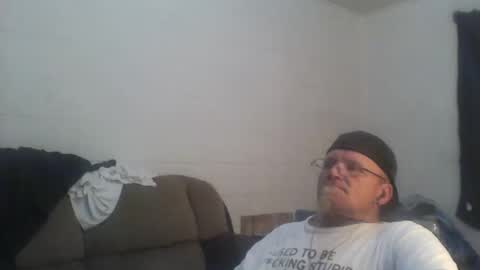 unclemuff online show from December 23, 3:04 am