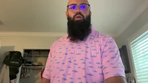 Snapshot of uncutbeard129840 chatting on October 10, 12:42 am uncutbeard129840 online show from October 10, 12:42 am