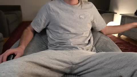 Snapshot of uncutgerman420 chatting on November 9, 7:23 pm Mister Uncut online show from November 9, 7:23 pm