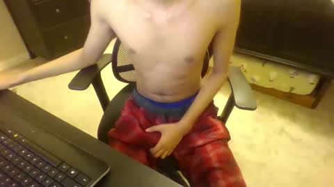 Snapshot of uncuttwink311 chatting on February 20, 3:03 am Danny online show from February 20, 3:03 am