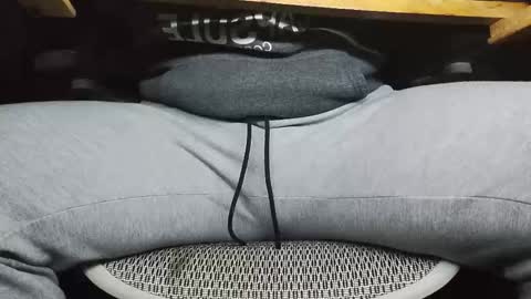 Under the desk online show from November 11, 4:40 pm